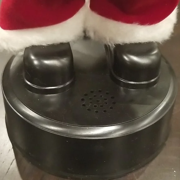 12" Moving Musical Santa - Picture 8 of 17